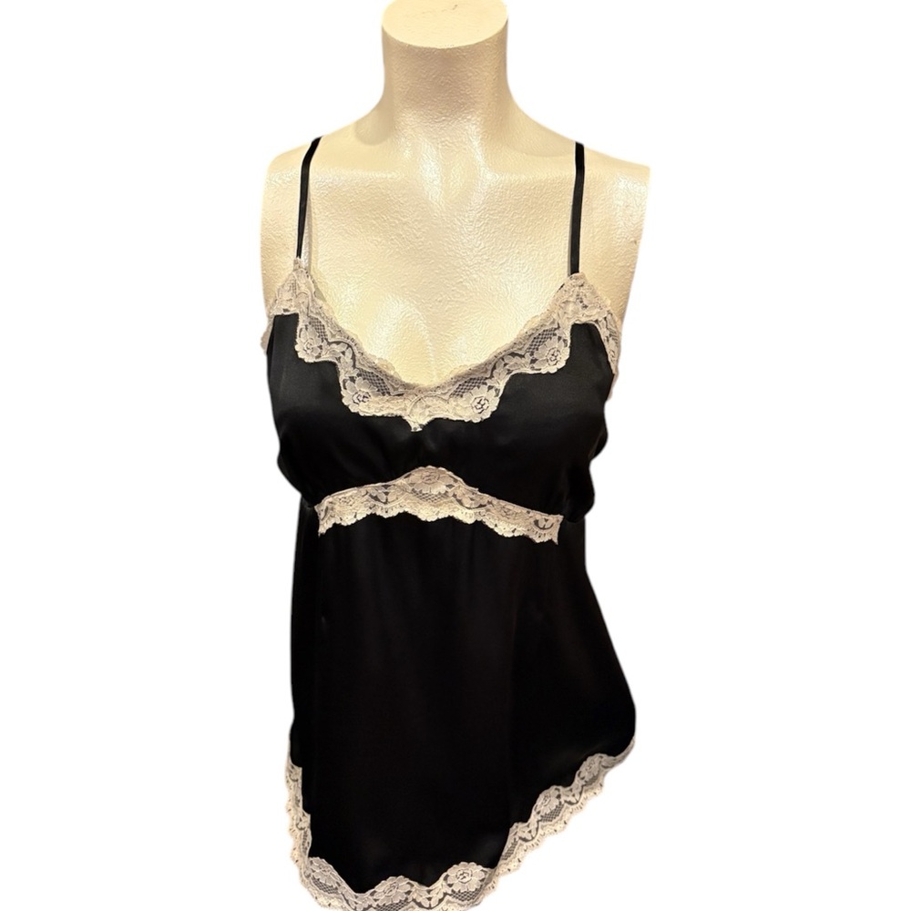 Elegant Black Lace Trim Chemise